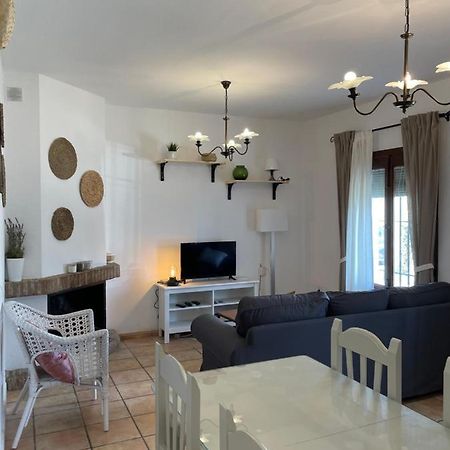 Agradable Casa Rural Con Chimenea En Interior Higuera De La Sierra  Exterior photo